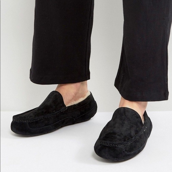 ?$110 UGG ascot suede moccasin slippers size 9 main image 4